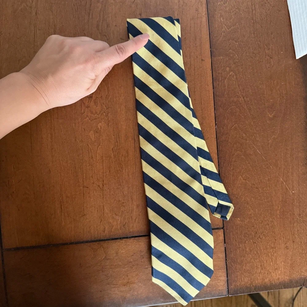 Brooks Brothers Makers Yellow & Black‎ Striped Tie 100% Silk Men's Necktie 50''